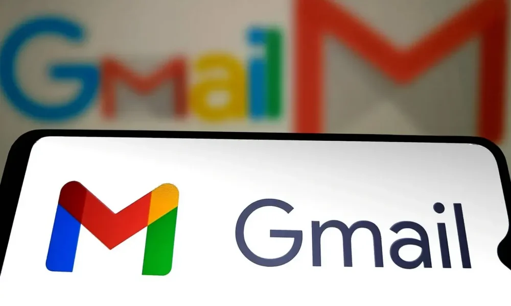 Logo et nom Gmail sur un &eacute;cran de smartphone.